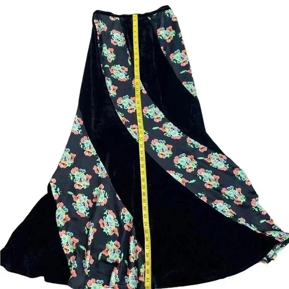 Free people floral satin and velvet mermaid maxi skirt size 4 - Picture 4 of 10